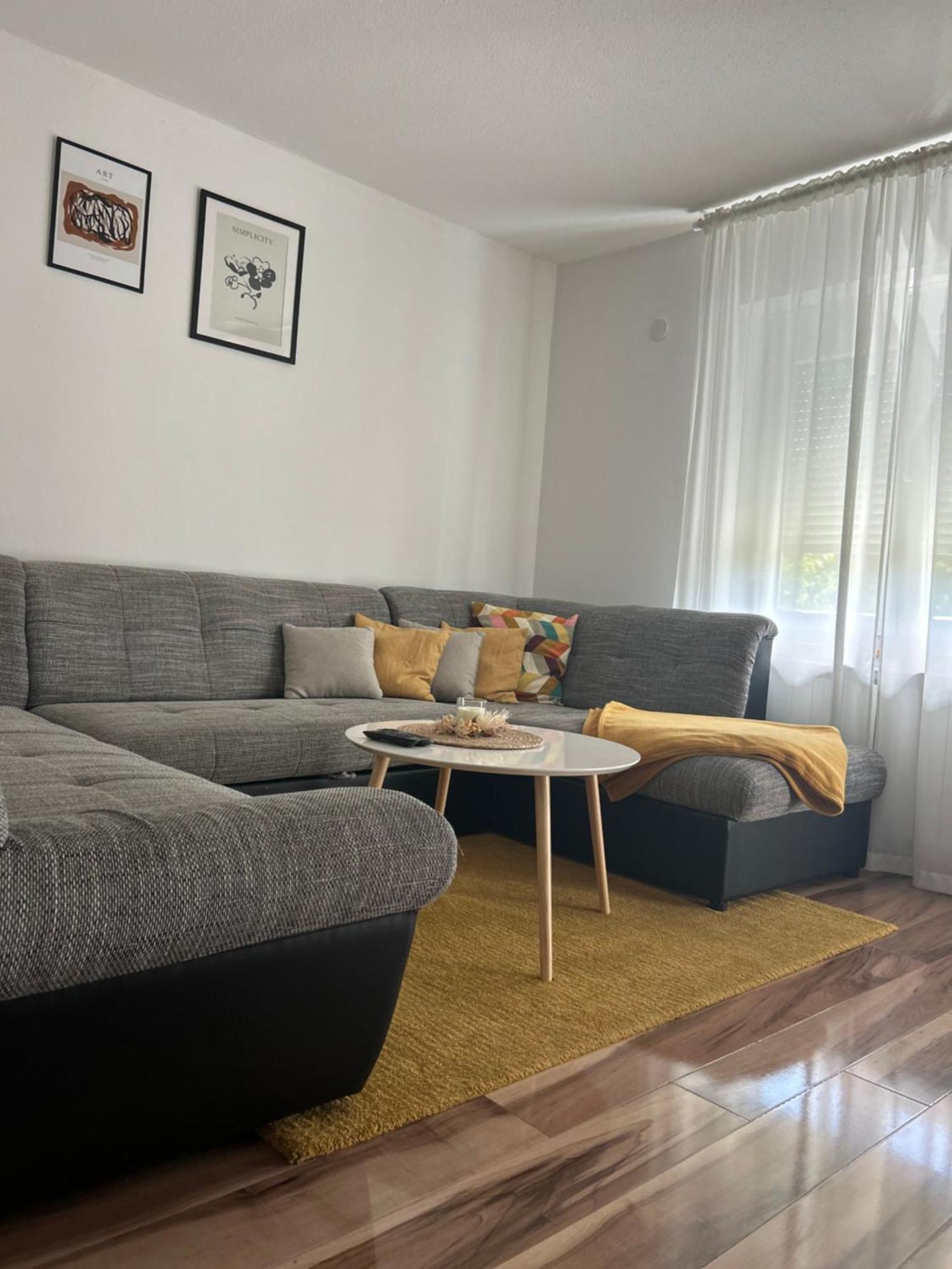 Apartments And Rooms Krizmanic Smoljanac Bagian luar foto