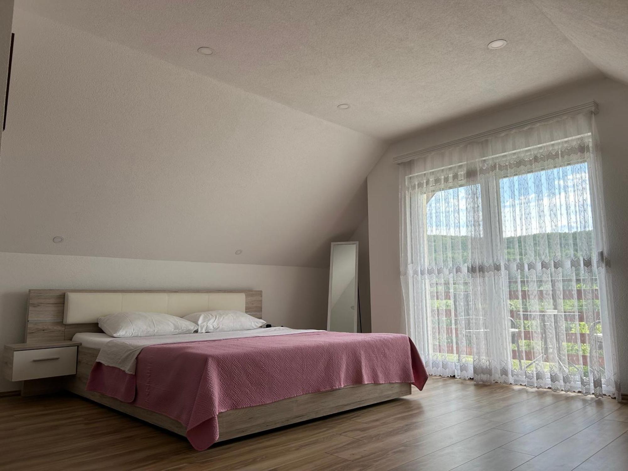 Apartments And Rooms Krizmanic Smoljanac Bagian luar foto