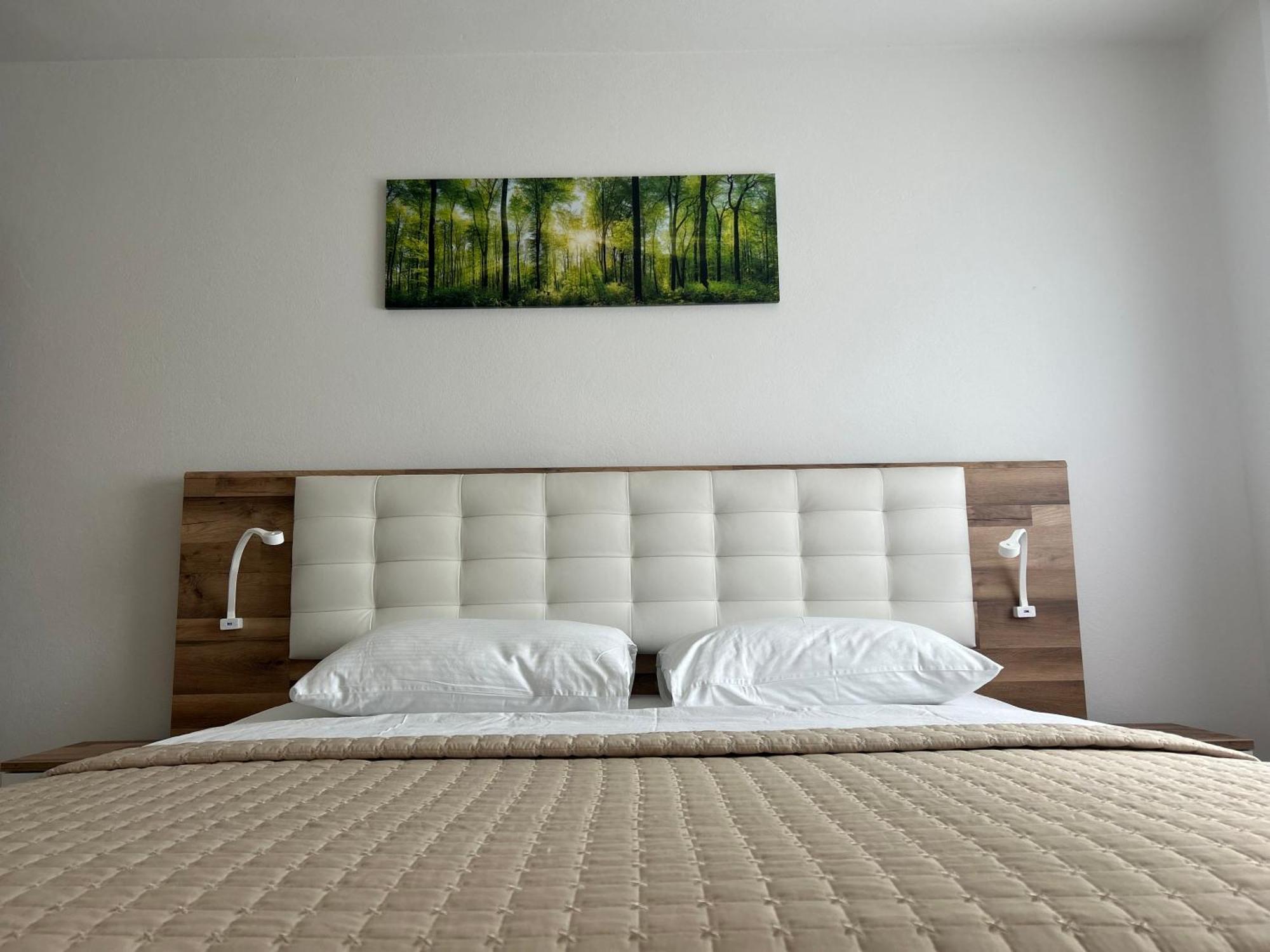 Apartments And Rooms Krizmanic Smoljanac Bagian luar foto
