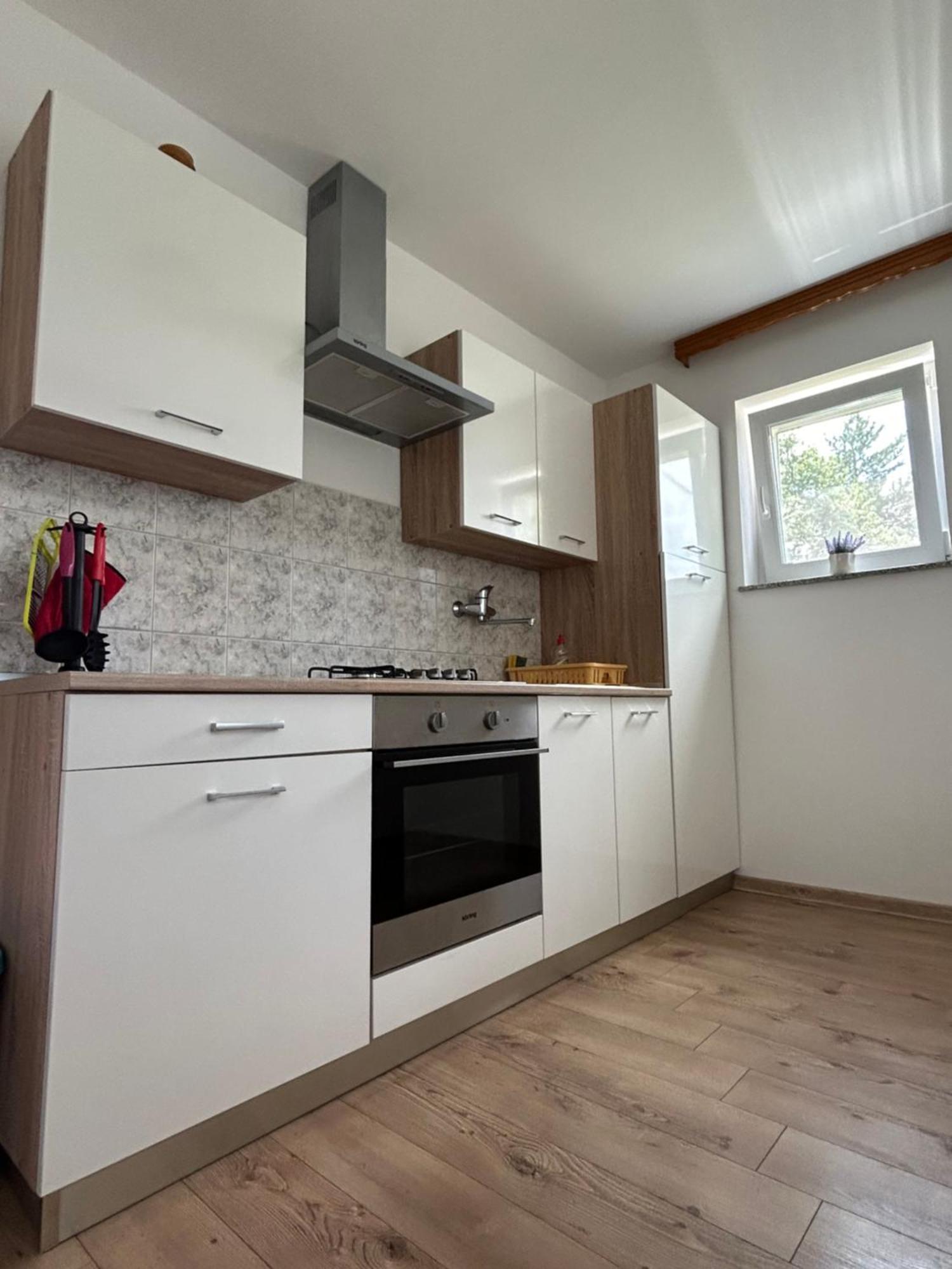 Apartments And Rooms Krizmanic Smoljanac Bagian luar foto