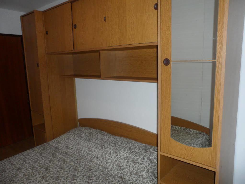 Apartments And Rooms Krizmanic Smoljanac Bagian luar foto